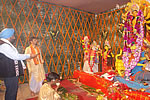 Arunachal Pradesh Governor Gen JJ Singh offering prayers at the Durga Puja pandal at the B-Sector Shiv Mandir: 15/10/2010