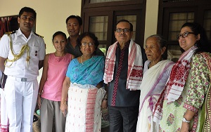 The Governor of Arunachal Pradesh Shri JP Rajkhowa and First Lady of the State Smt Rita Rajkhowa with senior citizen Smt Minoti Riba at Al-Fresco, E Sector, Naharlagun on 11th June 2016.