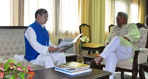 The Governor of Arunachal Pradesh Shri Tathagata Roy with Chief Minister Shri Nabam Tuki tendered his resignation as the Chief Minister of the State at Raj Bhavan, Itanagar on 16th July 2016.