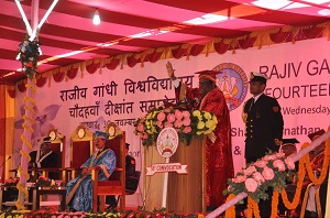 The Governor of Arunachal Pradesh Shri V. Shanmuganathan delivering the convocation speech in the 14th Convocation of Rajiv Gandhi University, Rono Hills, Doimukh on 30th November 2016. 