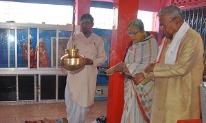 The Governor of Arunachal Pradesh Shri PB Acharya and State�s First Lady Smt Kavita Acharya offered prayers in the temples of the Capital City on the festive occasion of Holi on 13th March 2017. 